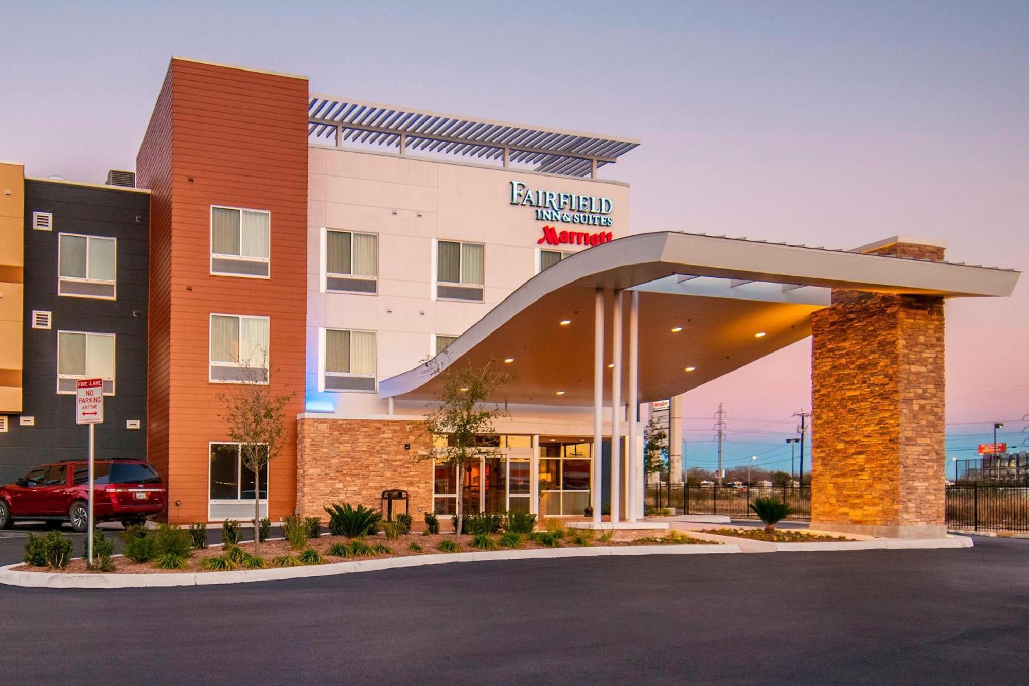 Fairfield Inn & Suites By Marriott San Antonio Brooks City Base Exterior photo