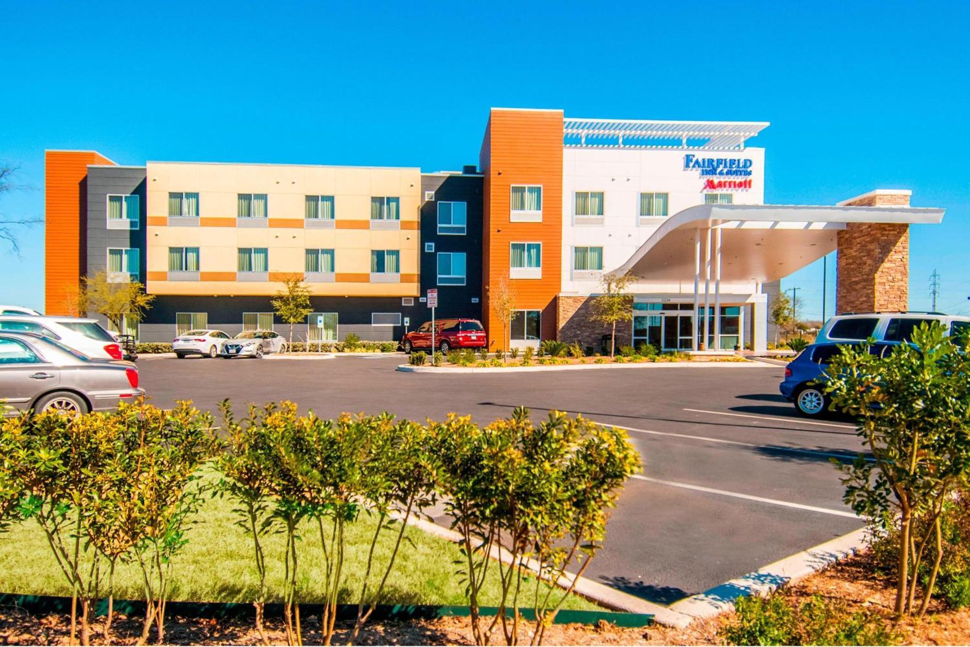 Fairfield Inn & Suites By Marriott San Antonio Brooks City Base Exterior photo